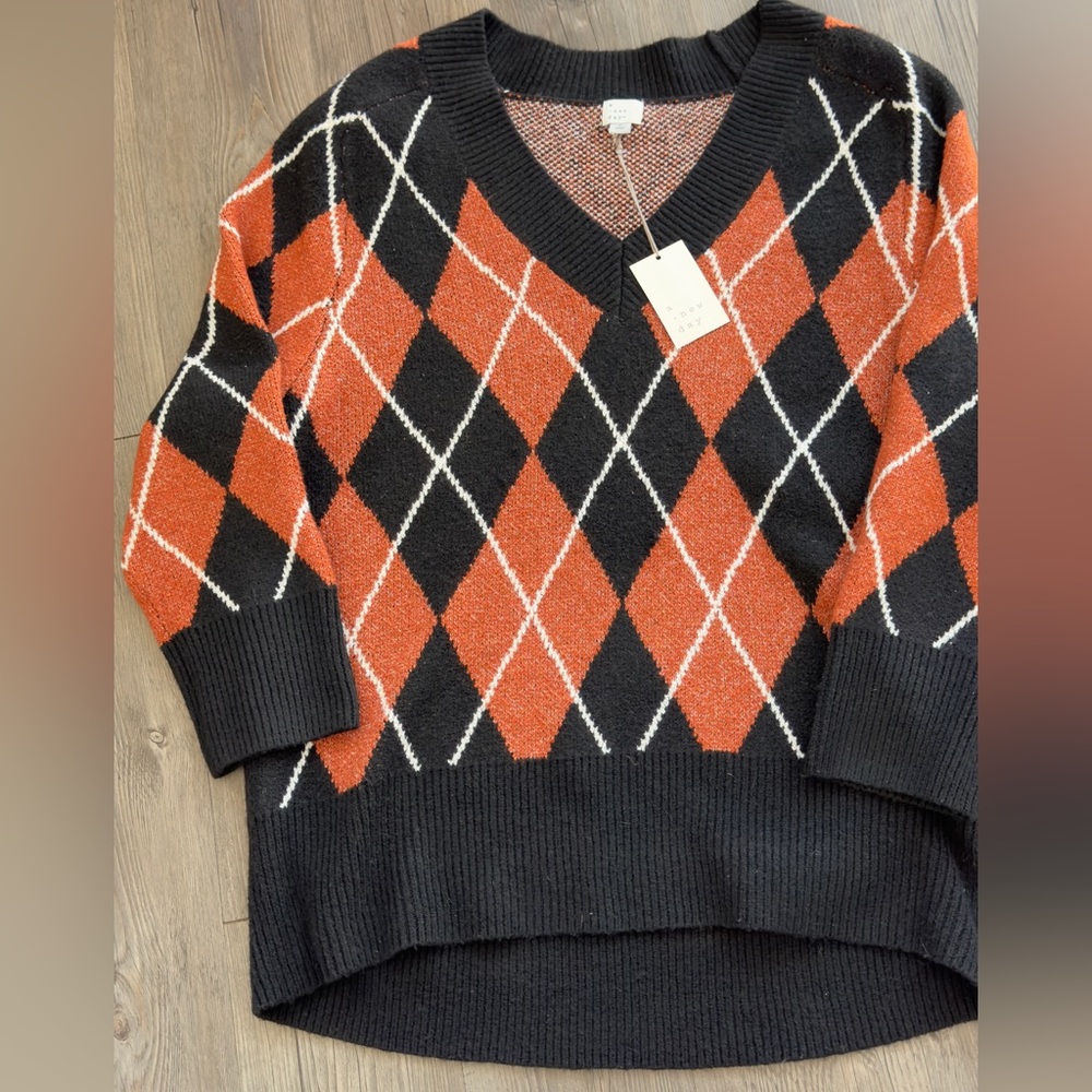 NEW (w/tags) A NEW DAY ARGYLE BLACK/ORANGE SWEATER (XL) Retail: $69